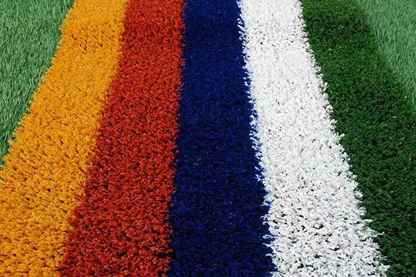 چهار چمن مصنوعی رنگی برای فوتبال